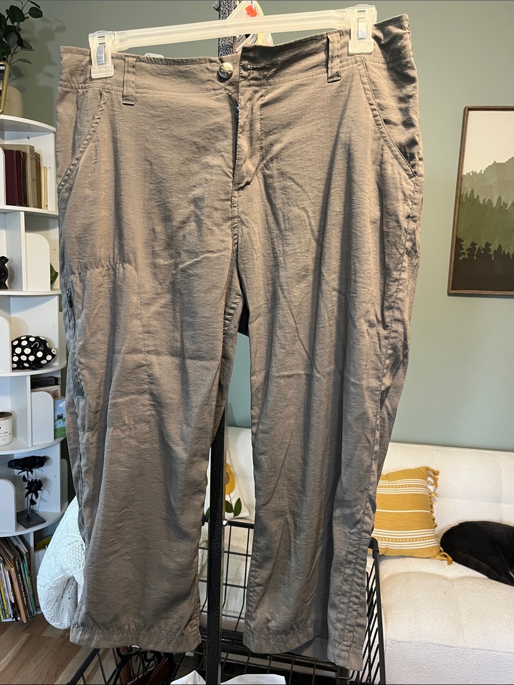 Khombu Women's stone green Capris